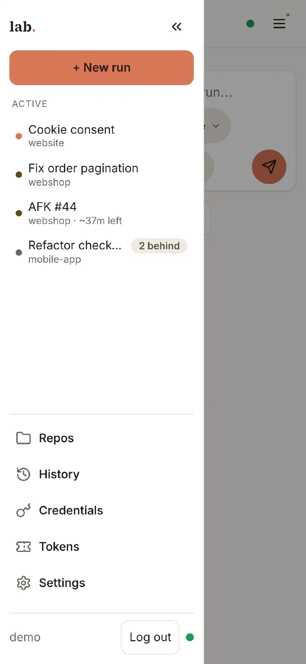 Seitenmenü mit vier laufenden Runs in drei Repositories, darunter ein AFK-Run mit verbleibendem Zeitbudget